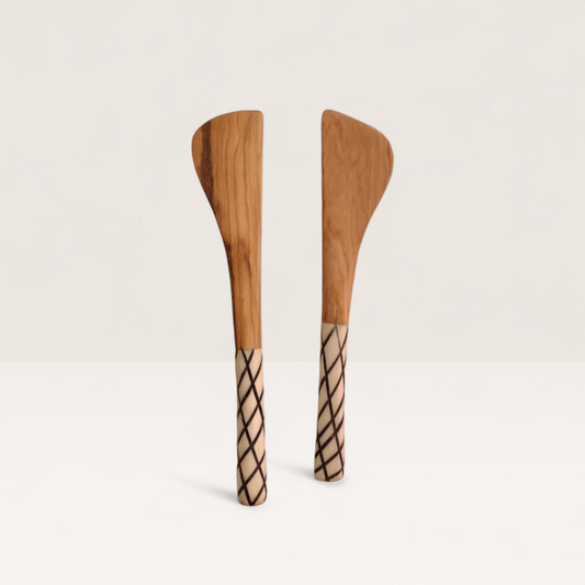 Handcrafted set of 2 Kenyan olive wood butter spreader knives with crosshatch lattice bone handles, made in Ukambani Kenya.